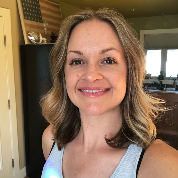 Meet your Posher, Meagan - Picture 2 of 4